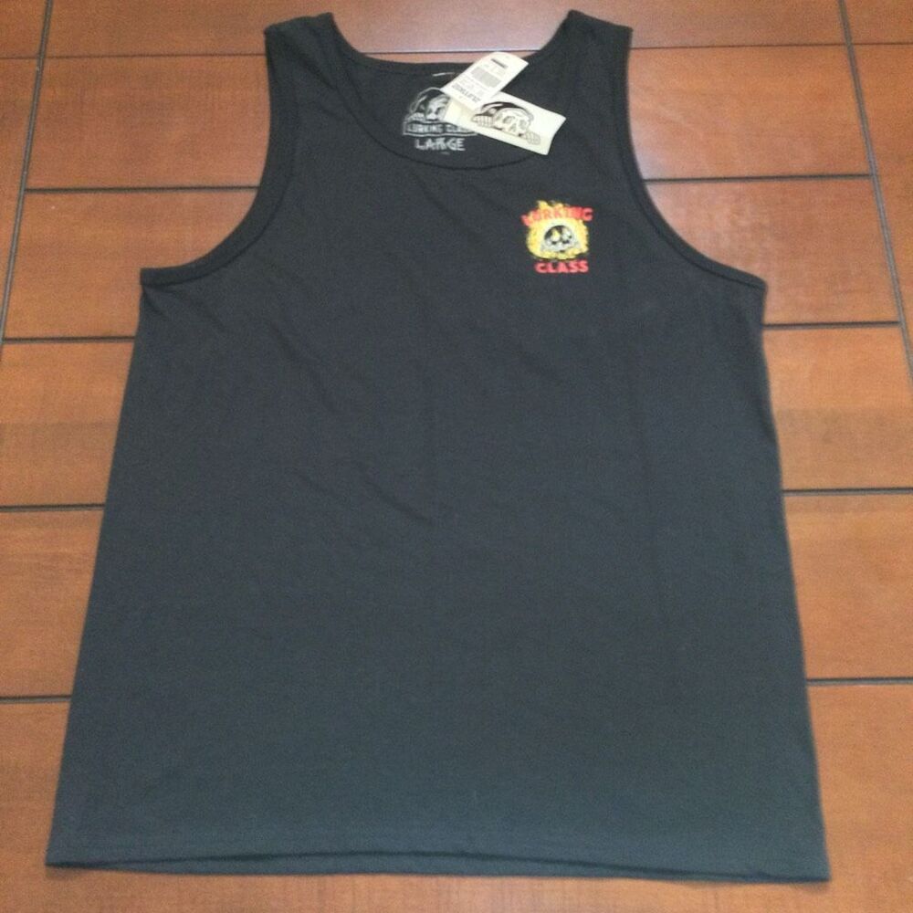 NWT Lurking Class stikker trust black tank flaming skull large